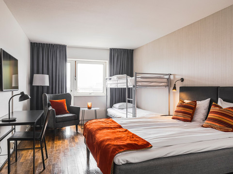 斯特兰德第一酒店主图