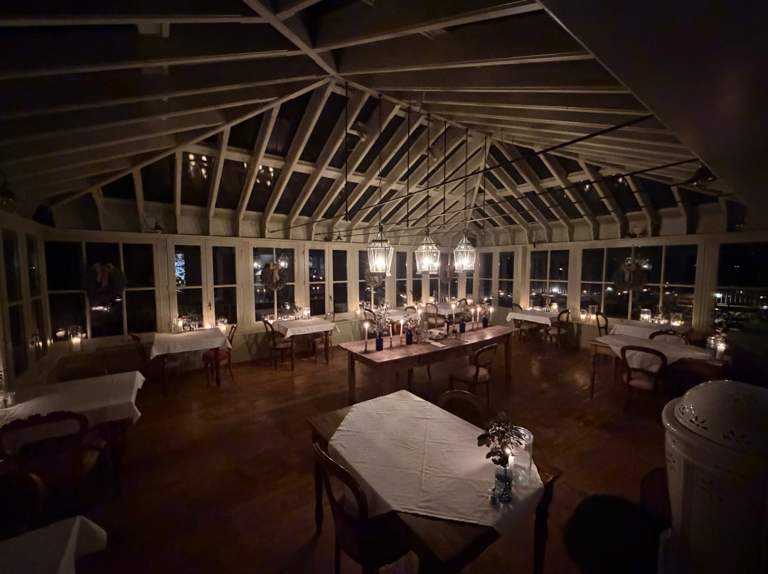 乐拉佩酒店主图