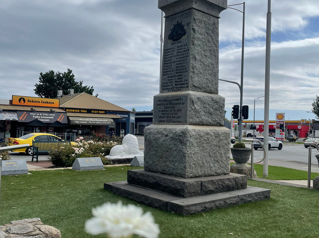Berwick War Memorial and Plantation-伯威克必去景点