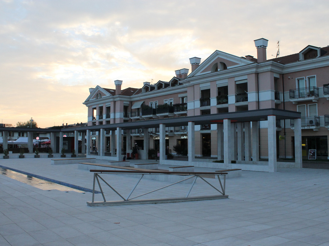 Piazza Europa di Noventa Padovana-诺文塔帕多瓦纳必去景点