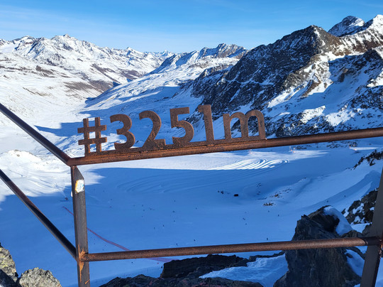 Glacier Hotel Grawand主图