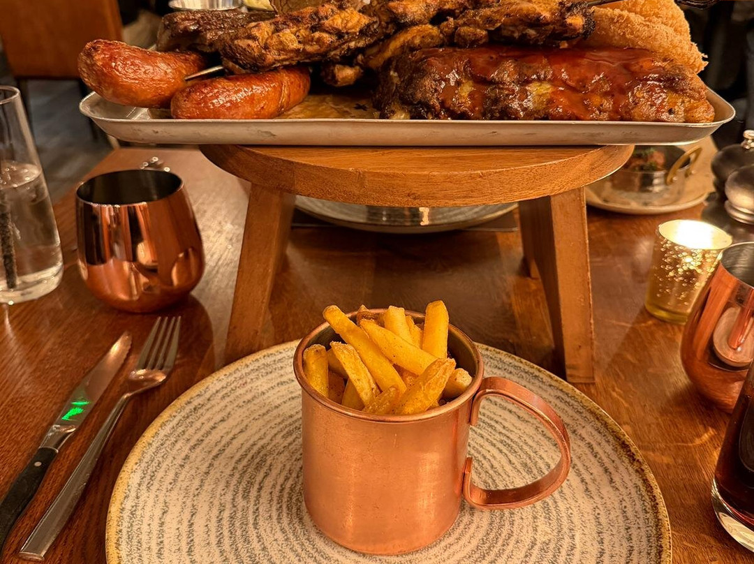 纽波特希尔顿酒店主图