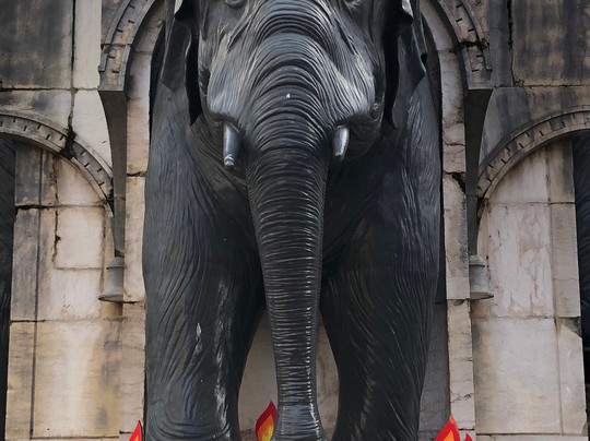 La Fontaine des Elephants (Fountain of Elephants)-尚贝里必去景点