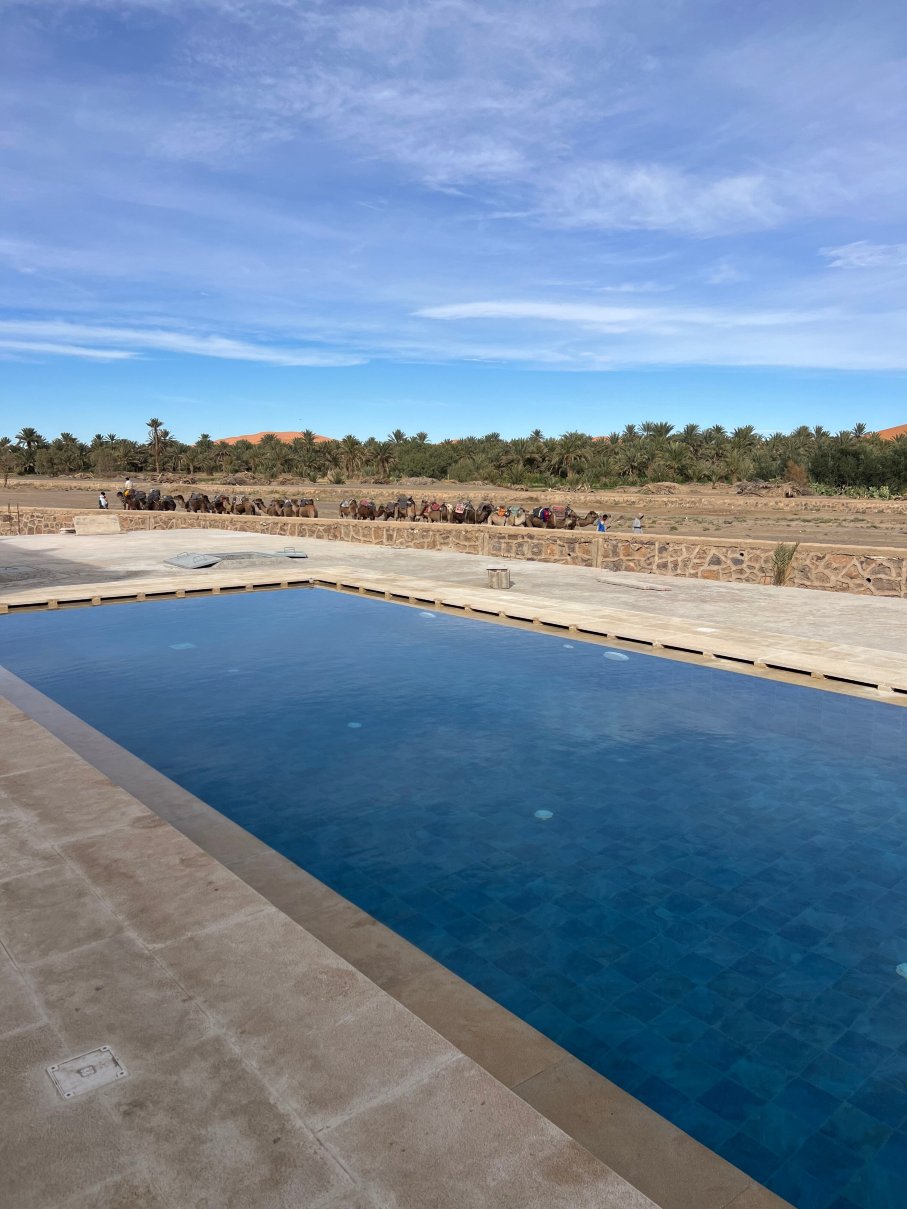 梅尔祖加的里亚德莱斯加登-泳池