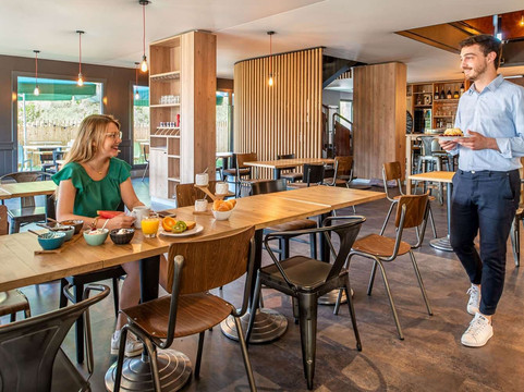 基里亚德拉昂酒店