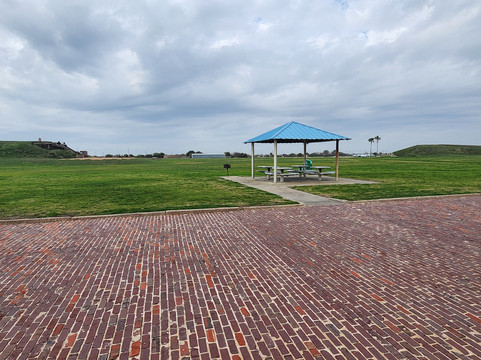 Fort Travis Park-Port Bolivar必去景点