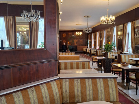 欧罗巴酒店主图