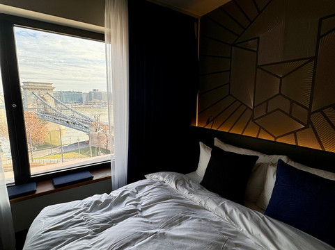 布达佩斯克拉克酒店主图