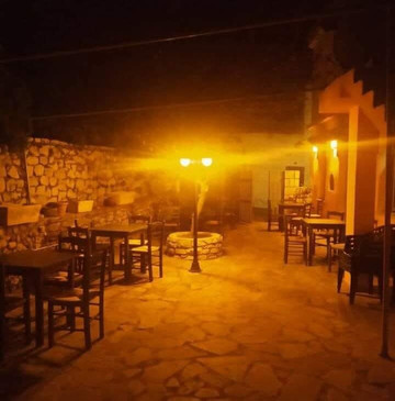 To Pithari - Restaurant - Mani