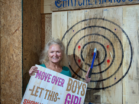 Hatchet Hangout - Axe Throwing St Pete-圣彼德斯堡必去景点