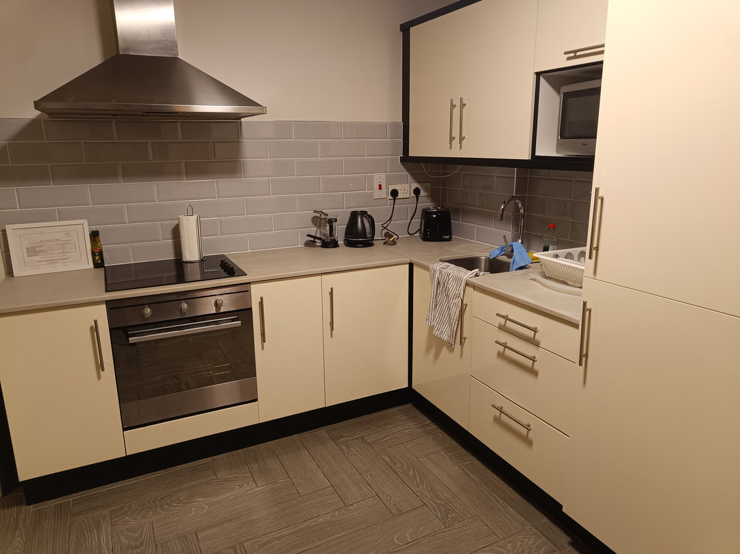 布罗克豪斯套房酒店主图