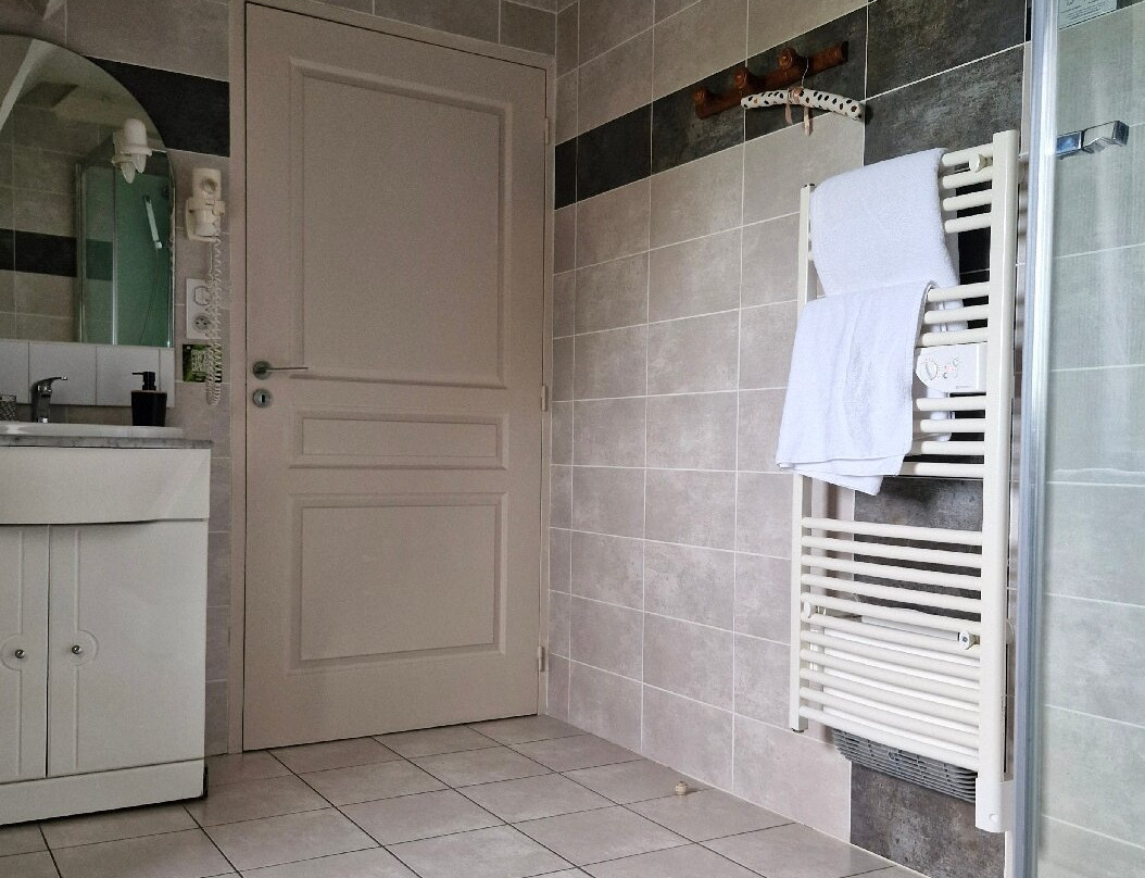 山丘之家酒店主图