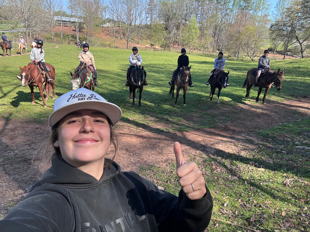 Cowgirl Up Stables-Cherry Log必去景点