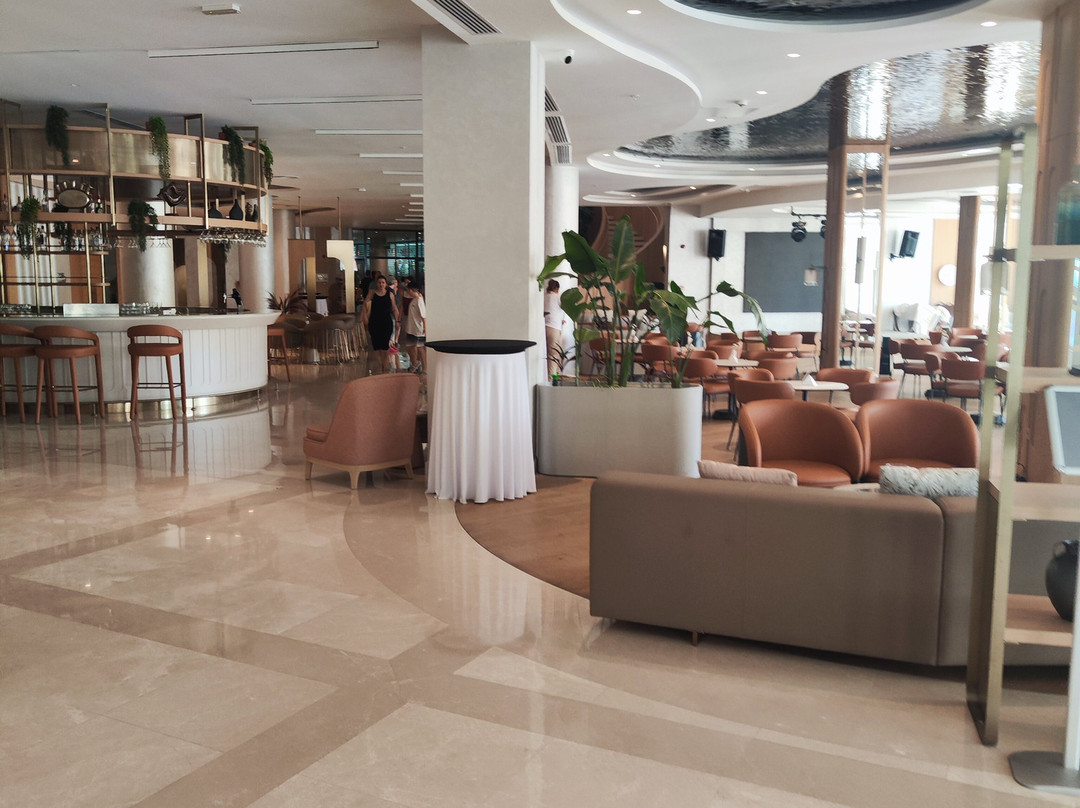 法美拉腊温泉度假酒店主图