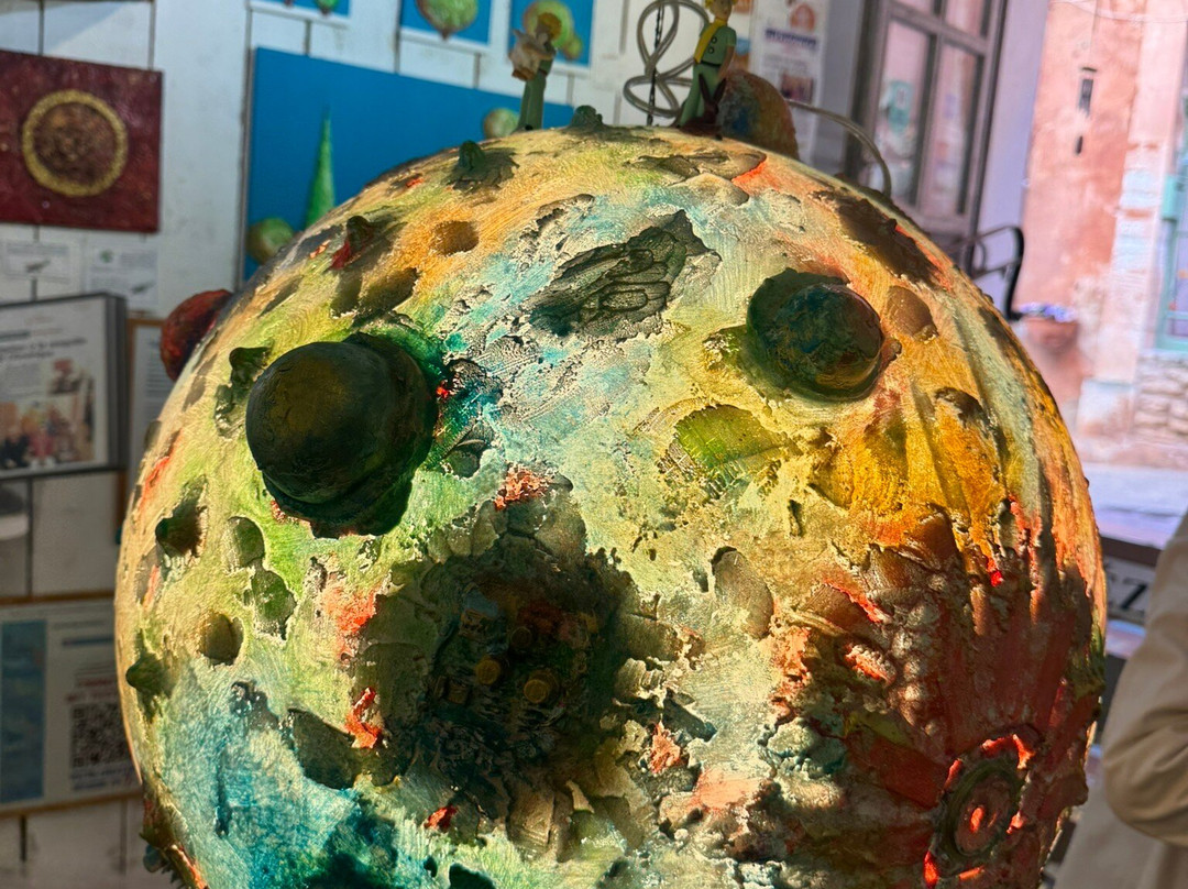 Art Gallery Contemporary Tapiézo-Roussillon必去景点