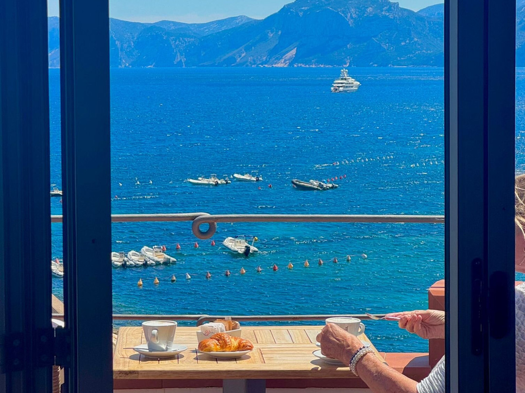 BUE Marino Hotel & Rooftop Bar主图