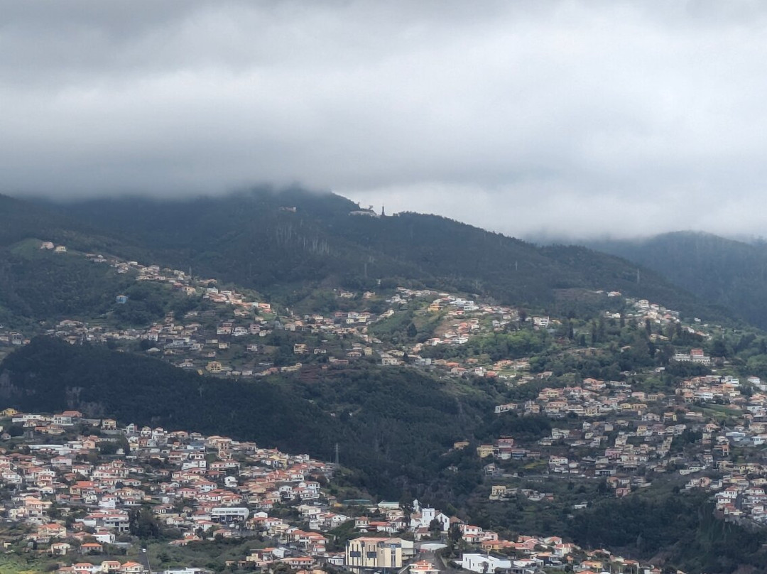 Miradouro Pico Dos Barcelos-沙尔必去景点
