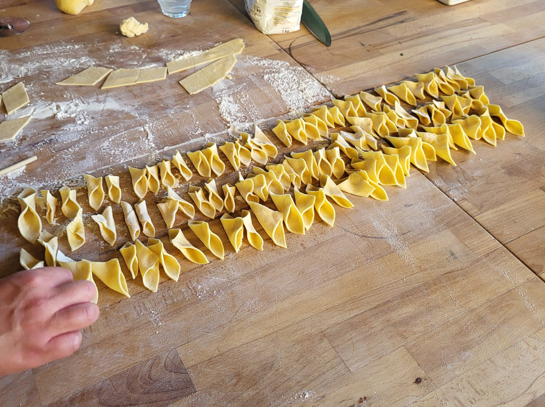 EatIstria Cooking Classes & Wine Tours-普拉必去景点