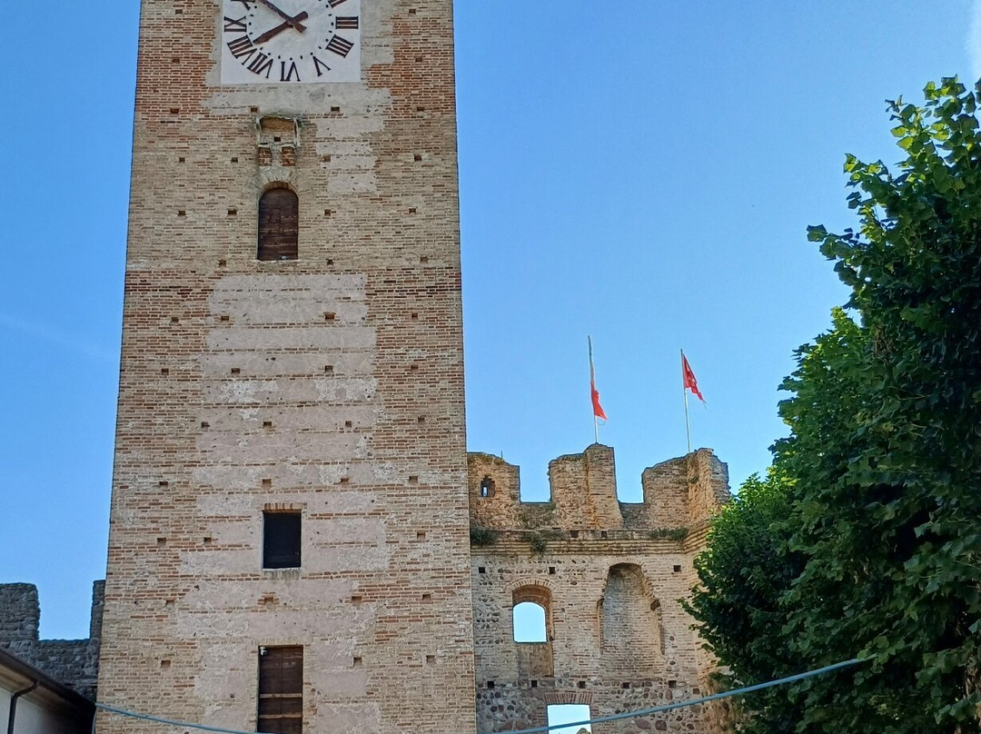 Torre dell'orologio-Castellaro Lagusello必去景点