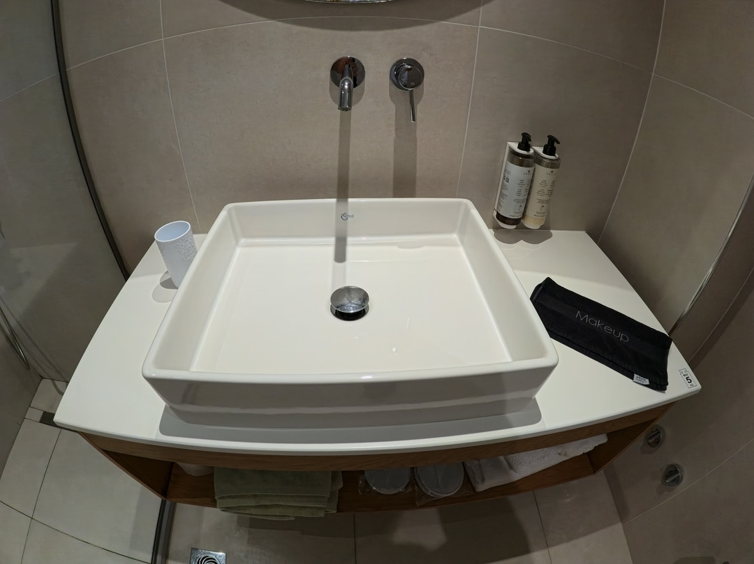 Athina Hotel主图