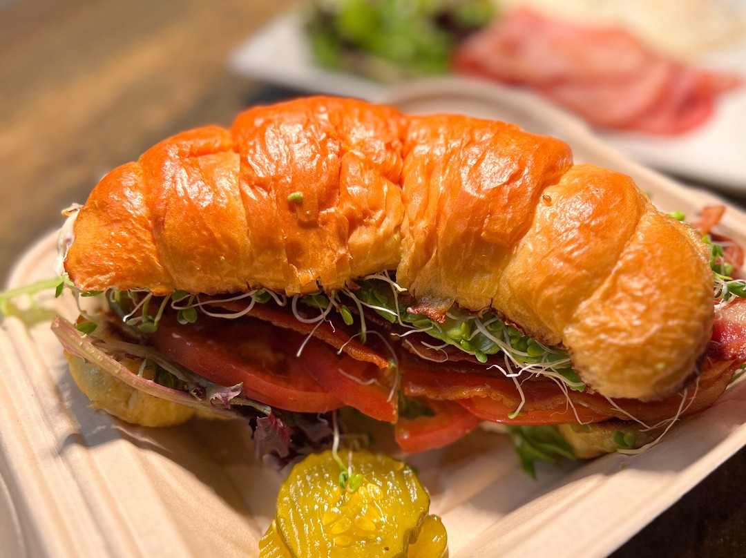 Liliha Bakery Waikiki Beach Walk