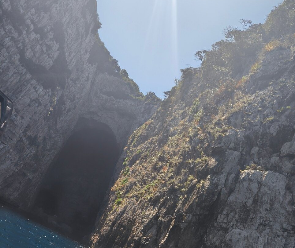 Karaburun-Sazan National Marine Park-Zvernec必去景点