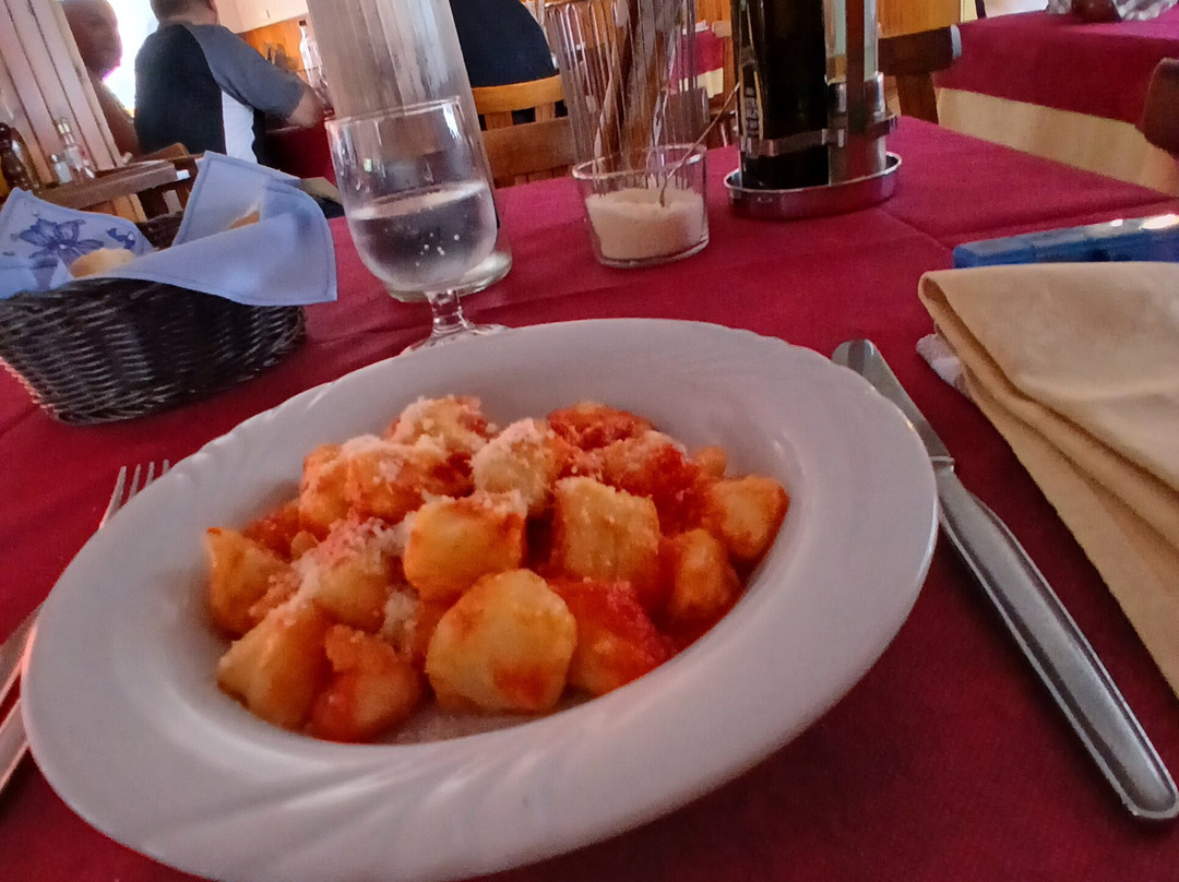 Albergo Ristorante Bortoluzzi主图