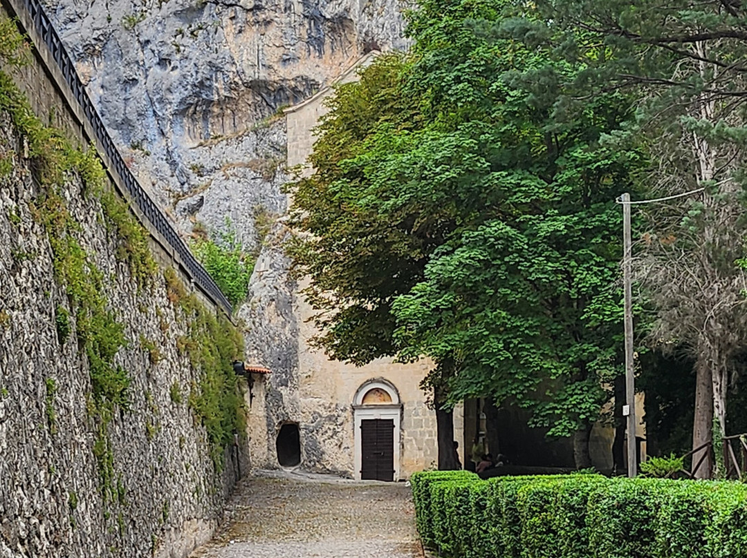 Santuario di Santa Maria Apparente-Campotosto必去景点