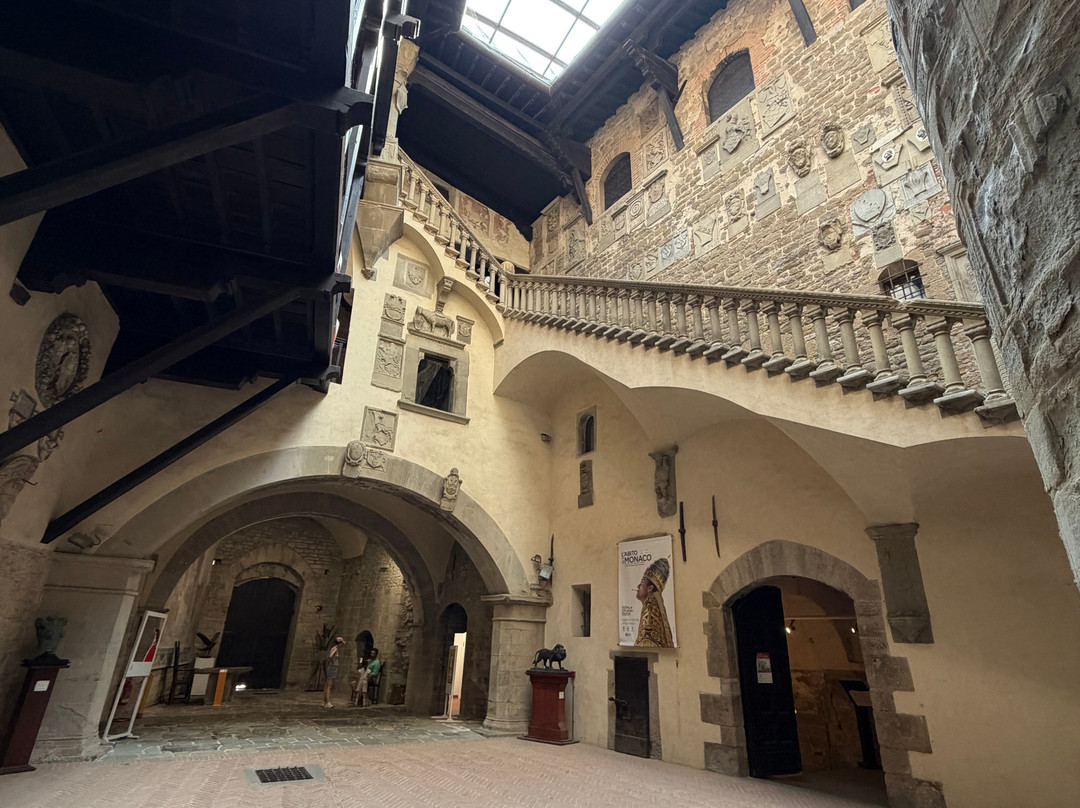 Castello di Poppi dei Conti Guidi-波皮必去景点