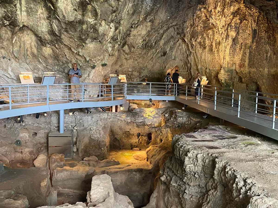 Theopetra Prehistoric Cave-卡兰巴卡必去景点