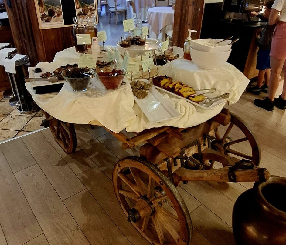 山丹冉杰酒店主图