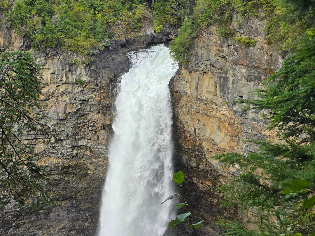 Helmcken Falls-克利尔沃特必去景点