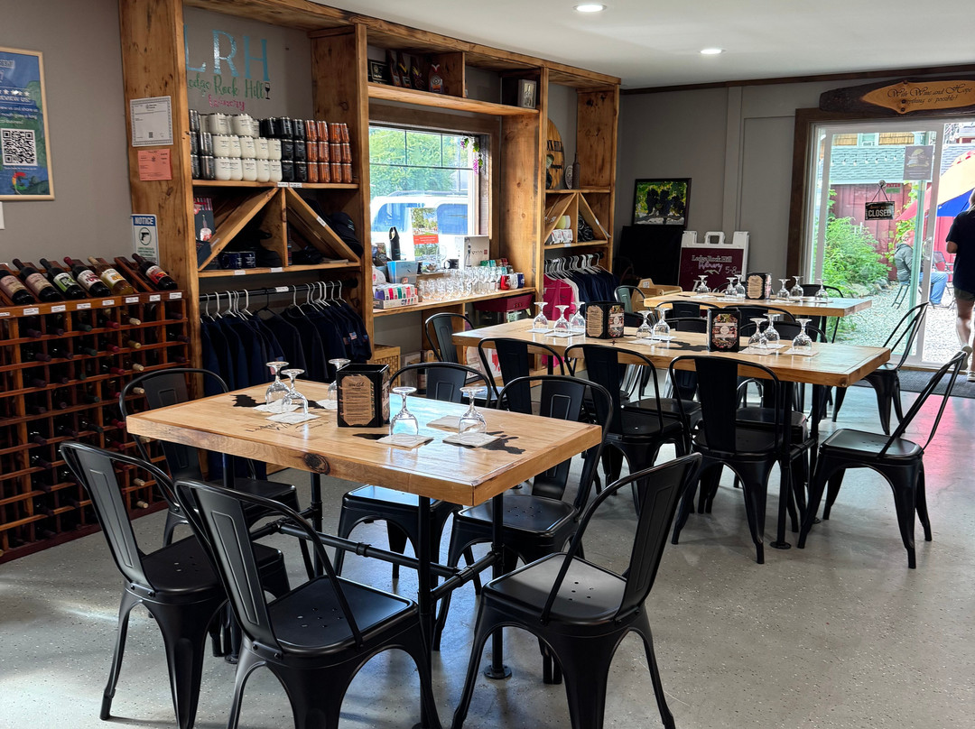 Ledge Rock Hill Winery-乔治湖必去景点