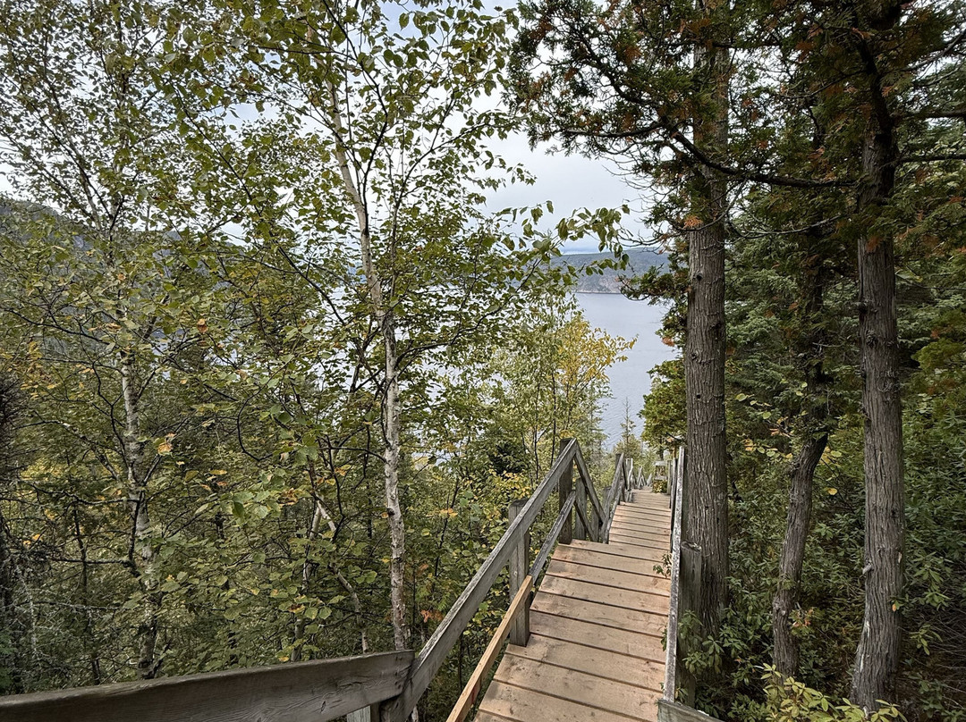 Sentier De La Statue Notre Dame Du Saguenay-Riviere-Eternite必去景点