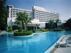 怡景假日酒店主图