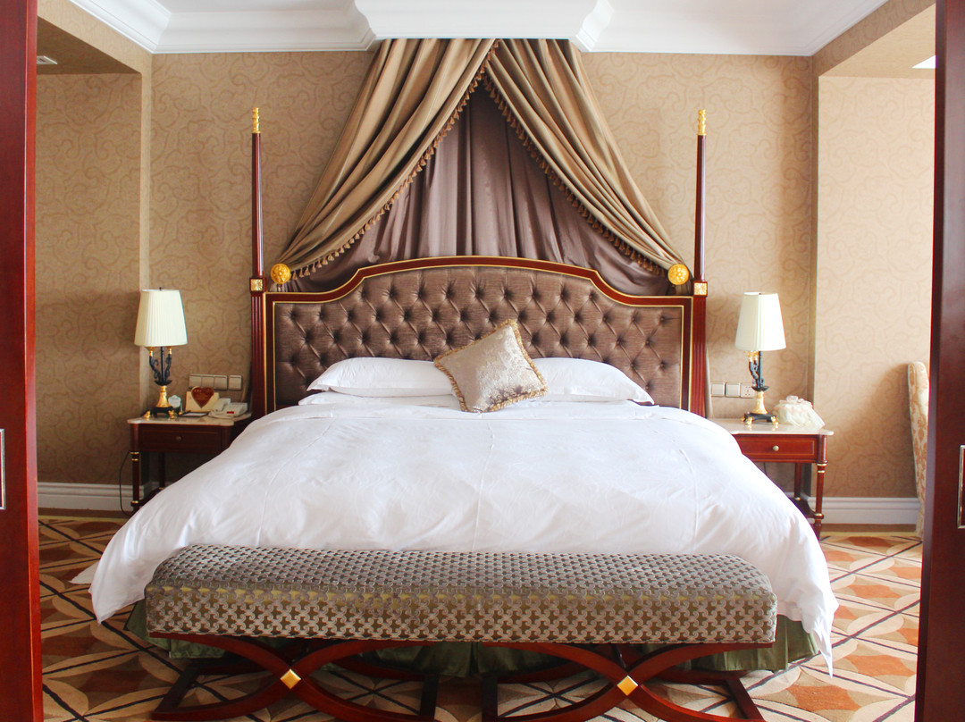 广饶华泰孙武湖温泉度假酒店主图