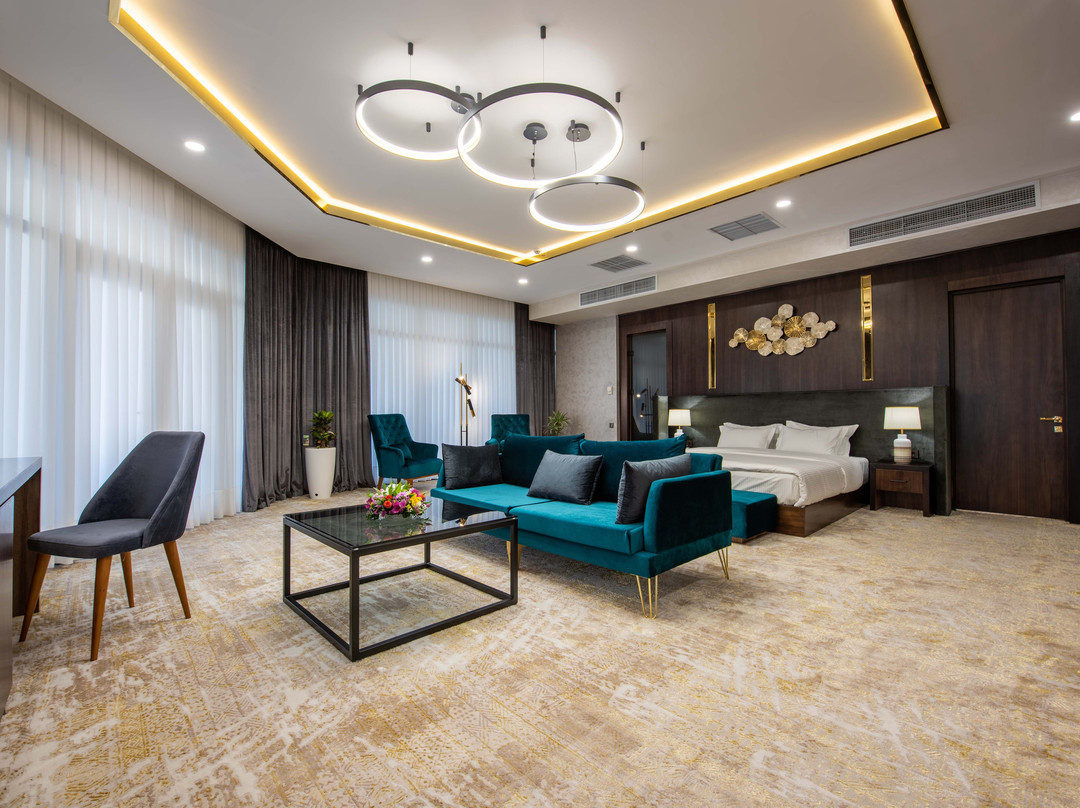 Regal Stay Hotel主图