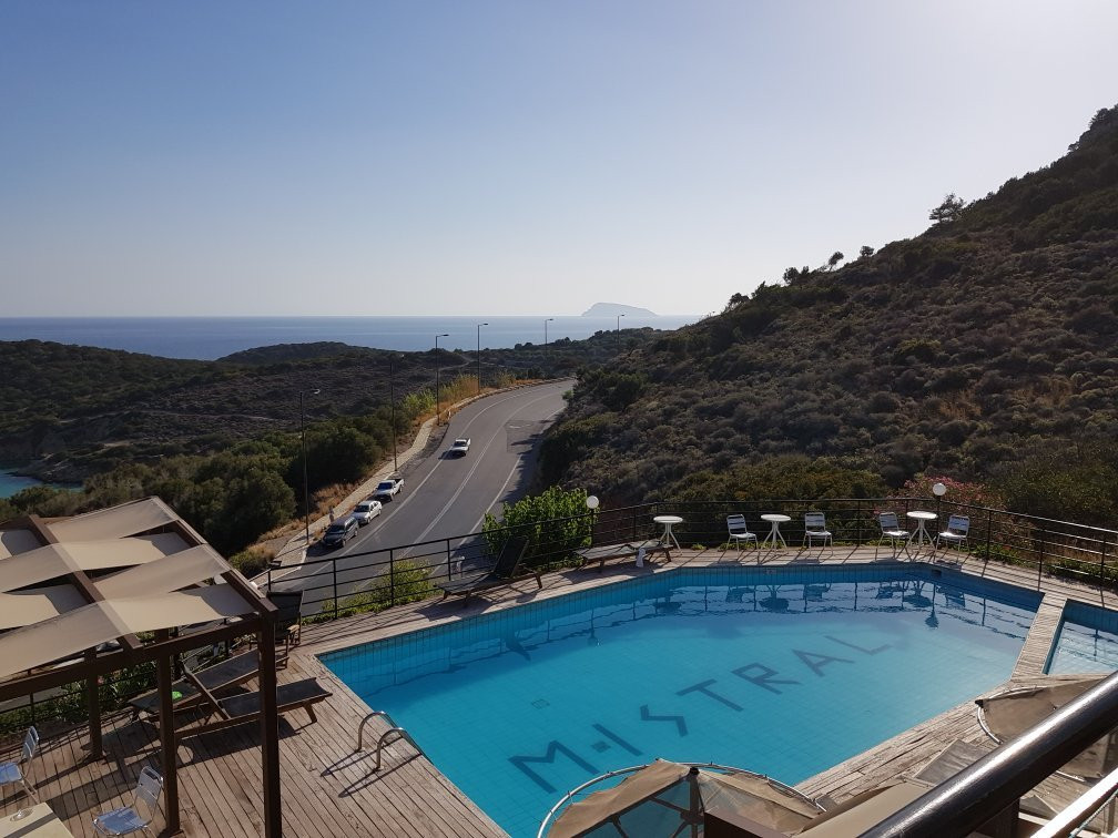 米斯特拉尔滨海酒店主图