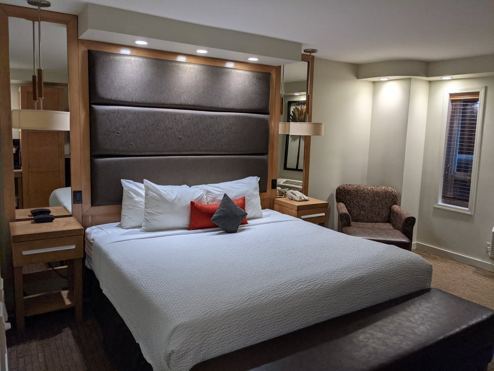 Bonnyville Neighbourhood Inn主图