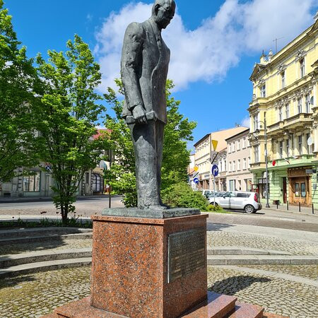 Leon Barciszewski Statue景点图片