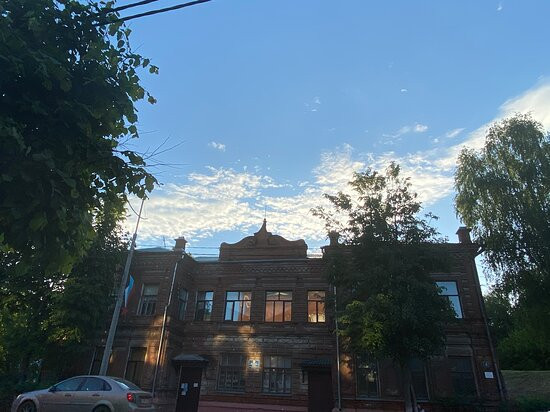 City and Paris School Building景点图片