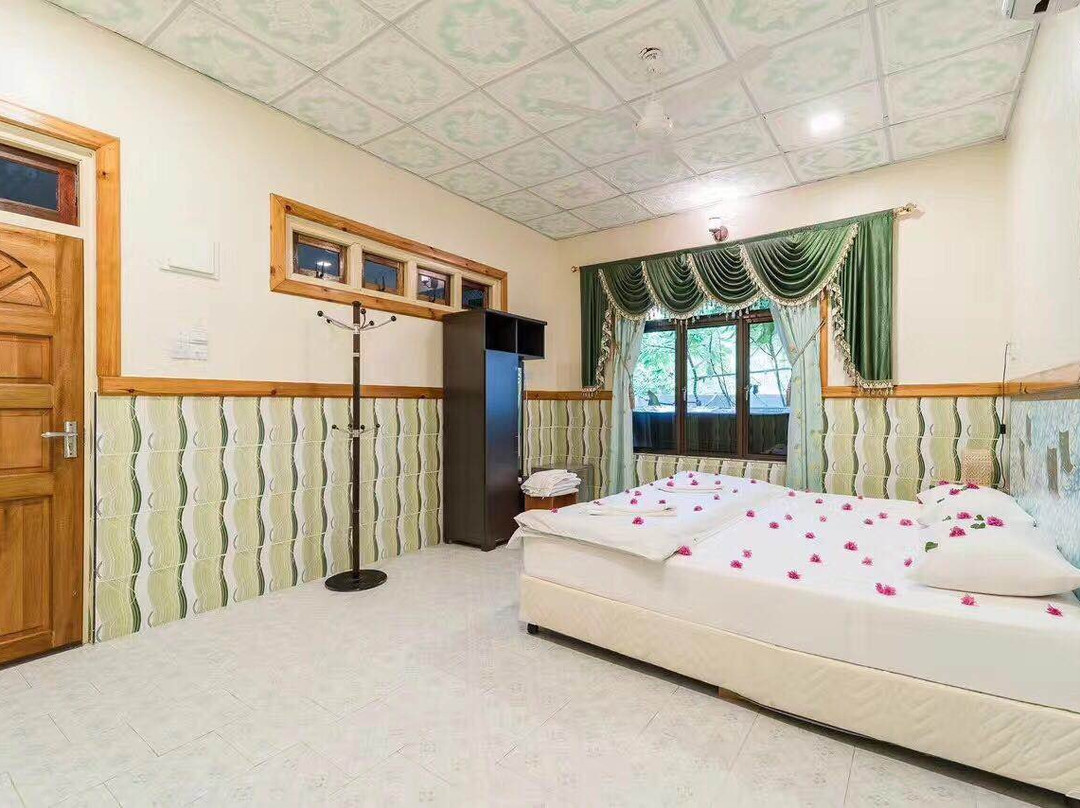 拉斯里夫酒店主图