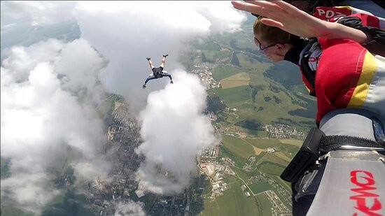 Compact Skydive & Flying-斯皮什新村必去景点