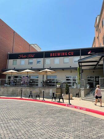 Pale Fire Brewing Co景点图片