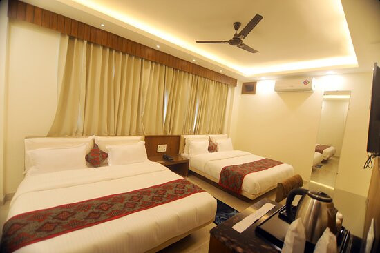 Teertham Hotel主图