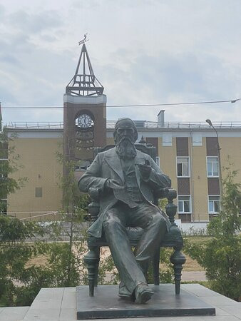 Monument to M. Ye. Saltykov-Shhedrin-Taldom必去景点