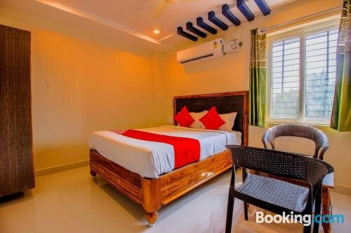 OYO 36823 Hotel Vamsee Empire