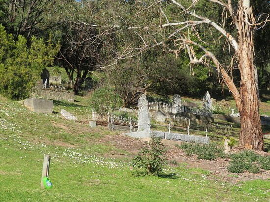 Dromana Cemetery景点图片