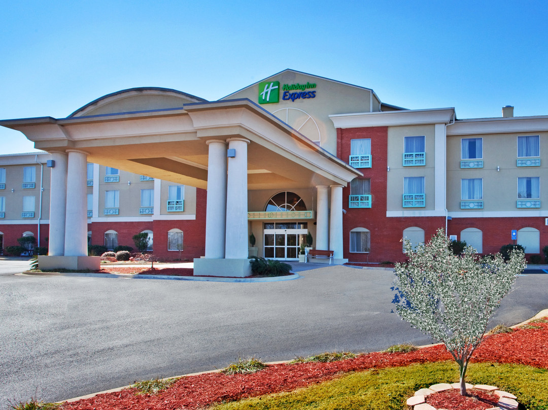 Holiday Inn Express & Suites Thomasville, an IHG hotel