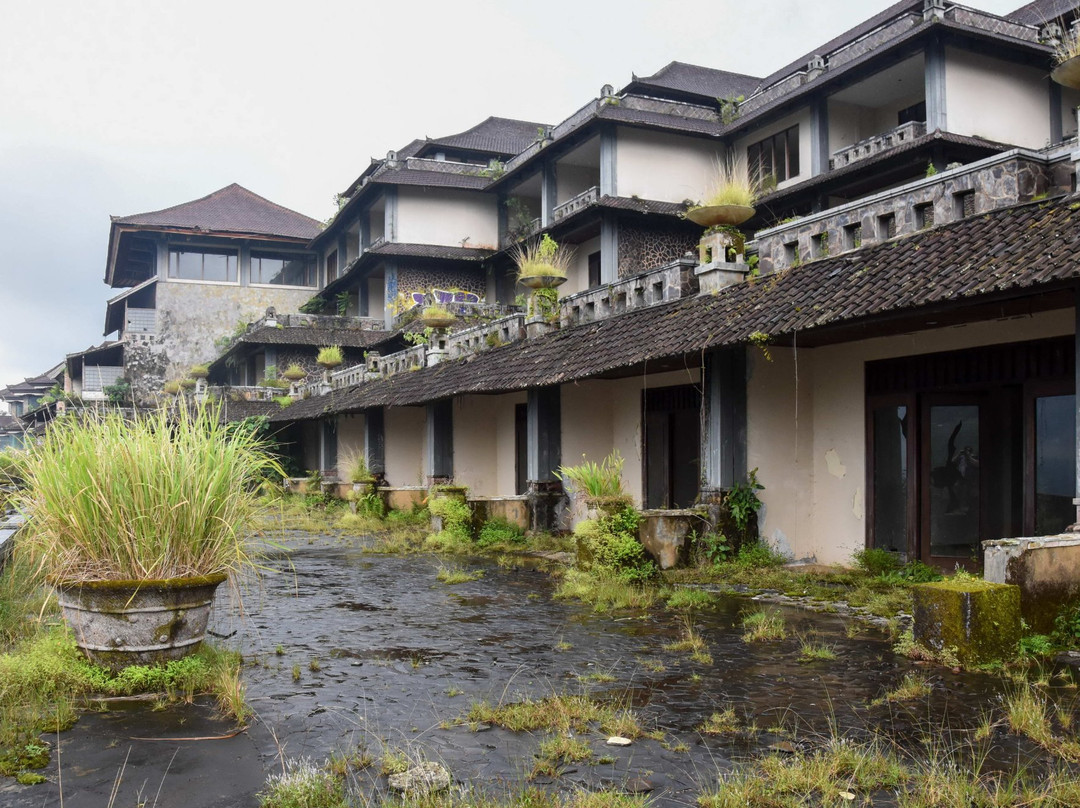 Abandoned Bedugul Hotel景点图片